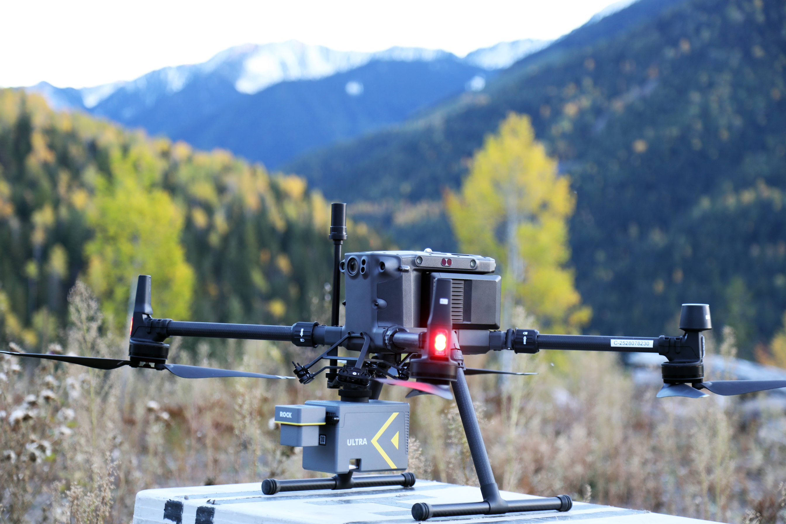 ROCK Ultra LiDAR montiert und startbereit in den Bergen